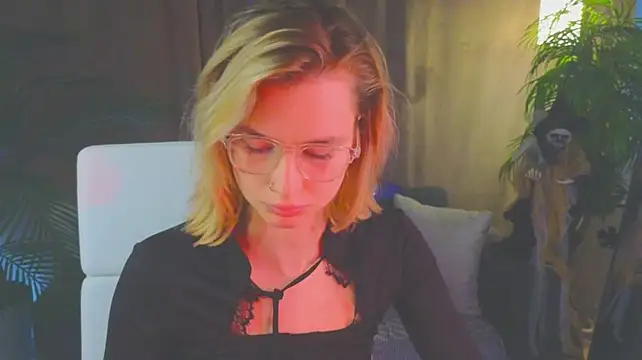 Chat XXX ao vivo de NoraMoreau