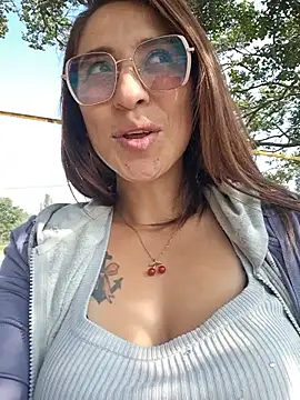 VALERY-94 Adlı Modelin Canlı XXX Sohbeti
