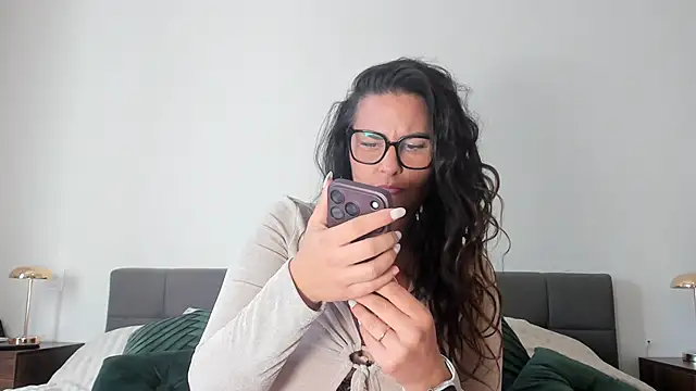 KatAluna Adlı Modelin Canlı XXX Sohbeti