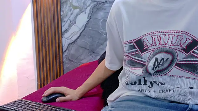 EthanCross__ Adlı Modelin Canlı XXX Sohbeti