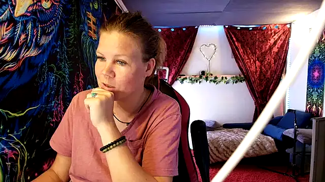 CallMeMaria live XXX chat