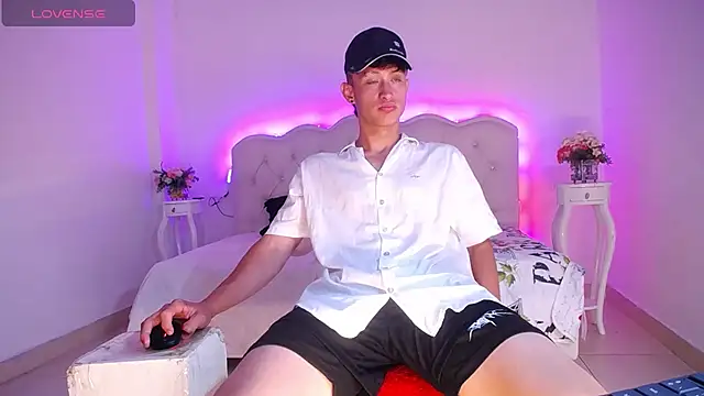 Maverick27_ live XXX chat