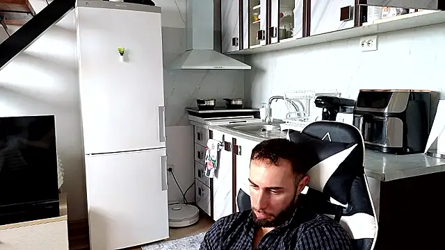 Chatroom XXX en direct de RyanStorm_