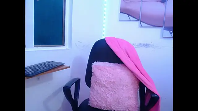Nicky_lanne Show in webcam