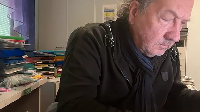 HMStraps01 Live XXX Chat