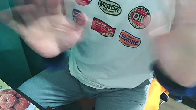 guruguru_ktm's Live XXX Chat