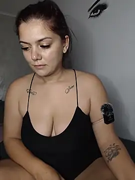 Lady-Nora Chat XXX live