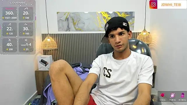 צ'אט XXX בשידור חי של JDWhite18