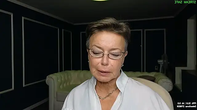 Chat +18 de Lia_Light ao vivo