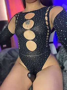 Amara_ec Chat XXX in diretta