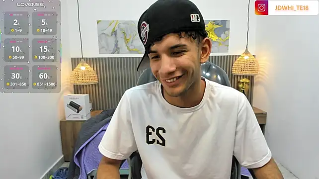JDWhite18 Chat XXX in diretta