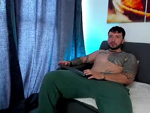 Dave_Max93 Adlı Modelin Canlı XXX Sohbeti