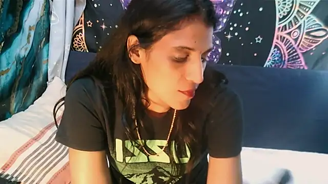 indiansexcsmile4un Live XXX chat