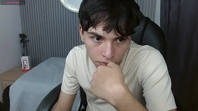 Chat +18 de StiwenTwink ao vivo