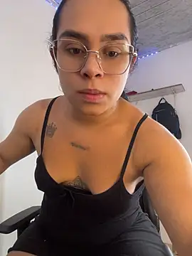Chat +18 de Dulce_smith_1 ao vivo