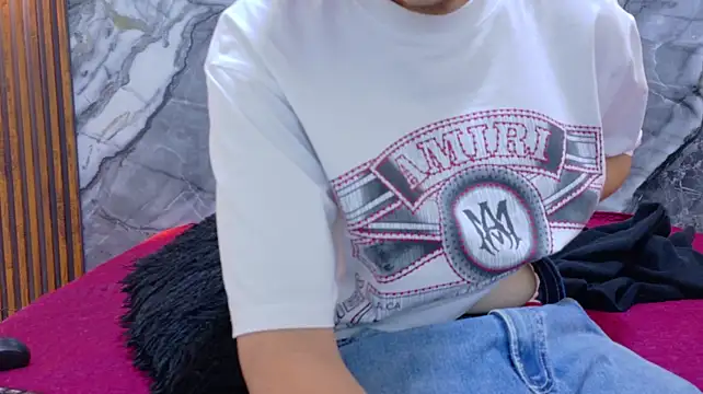 Czat XXX na żywo – EthanCross__