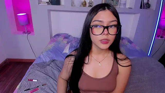 Taylor_Cincler Adlı Modelin Canlı XXX Sohbeti