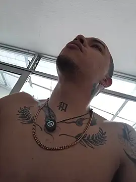 AlphaMasterXxx – Live XXX-chat