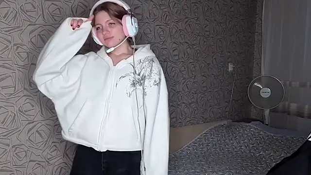 Juliiaa Adlı Modelin Canlı XXX Sohbeti