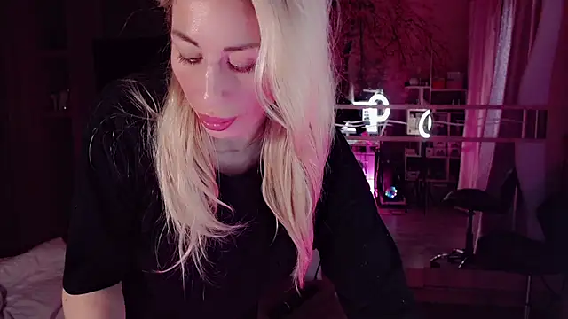 AnnieGOld_ Adlı Modelin Canlı XXX Sohbeti