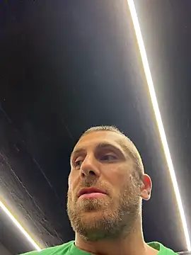 XXX chat uživo modela Johnytrain
