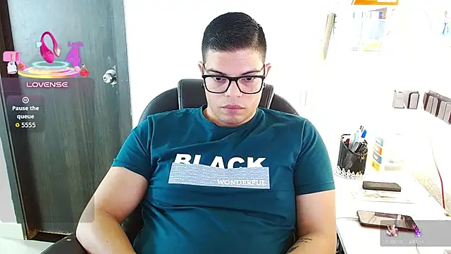 Chat +18 de Realjoel01 ao vivo