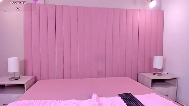 MiaLiore_ Adlı Modelin Canlı XXX Sohbeti