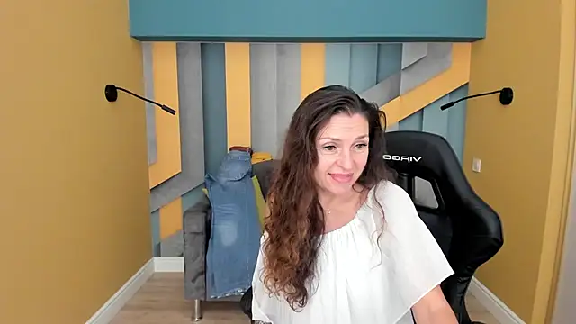 EllaLong's Live XXX Chat