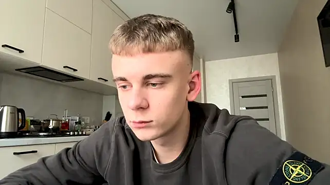 XXX chat uživo modela SoloFury