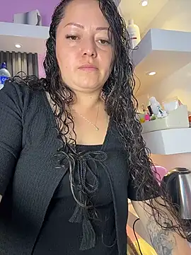 XXX chat uživo modela Nails_Lucia
