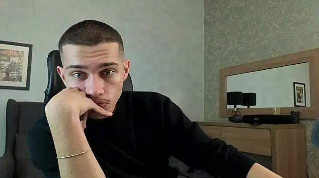 Chatroom XXX en direct de KaydenDrew