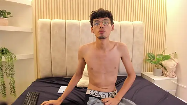 Chat XXX en directo de Ethan_Kay