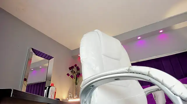 Juliette_nt Adlı Modelin Canlı XXX Sohbeti