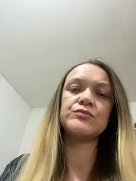 Iris_Pitts_ Chat XXX in diretta