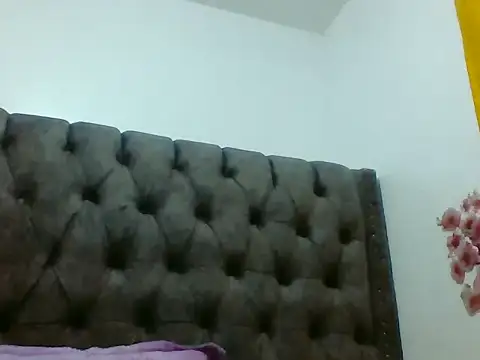 Creamy_diva7 Adlı Modelin Canlı XXX Sohbeti