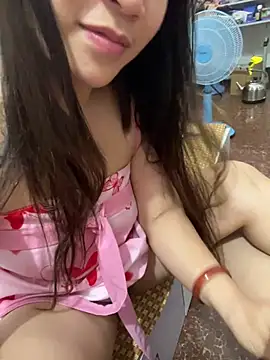 -Lyly_69's Live XXX Chat