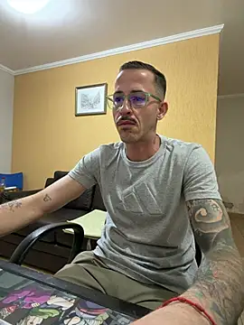 MeladoDiMel Adlı Modelin Canlı XXX Sohbeti