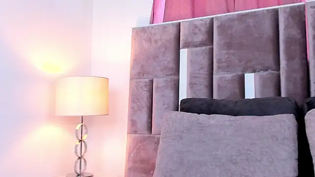 Chat +18 de Nia_Bunny ao vivo