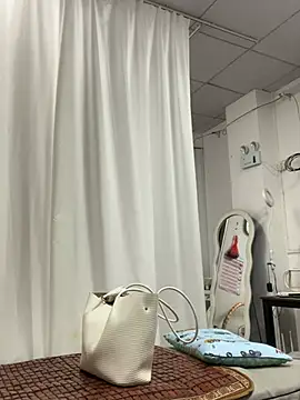 milkwinen Live XXX chat
