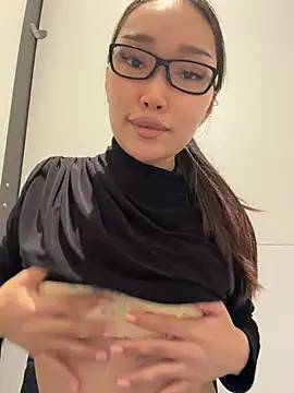 Chat XXX en directo de trytomakememoam