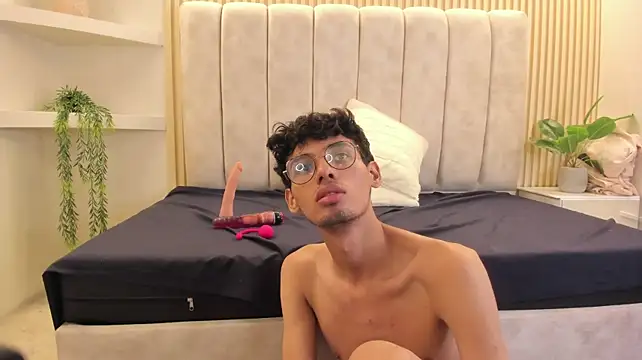 Chatroom XXX en direct de Ethan_Kay