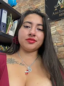 _Sarah-Office1's Live XXX Chat