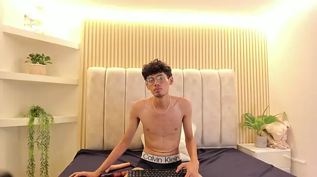 Chatroom XXX en direct de Ethan_Kay