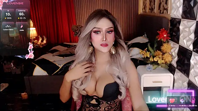 แชท XXX สดของ MassiveHorseCockTrans