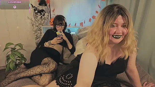 Chat +18 de Goddess_EllisN ao vivo