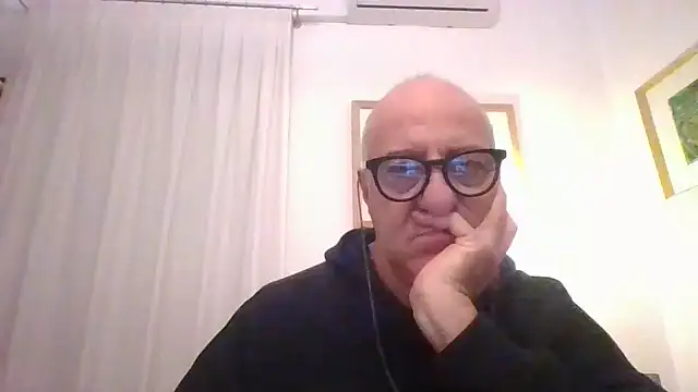 ANONIMO7735 Chat XXX in diretta