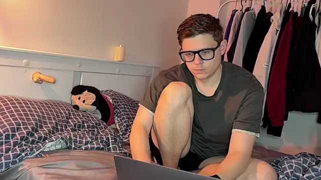 XXX chat uživo modela daniel-below