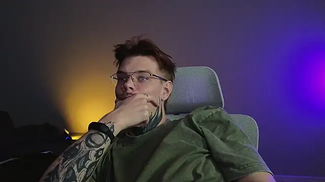 DENIS_HERE élő XXX-chatje