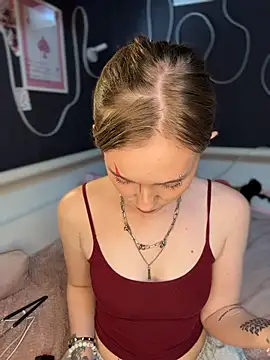 MilaMoonen Live XXX chat