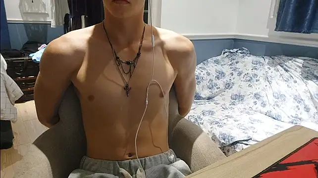 Marinett_peach Show Webcam